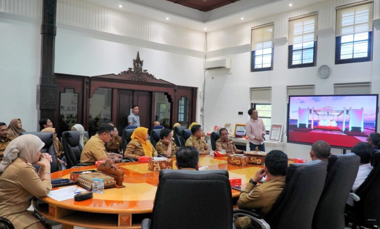 Aliyah Mustika Ilham Pimpin Rapat Koordinasi Persiapan Maulid Pesisir 2025