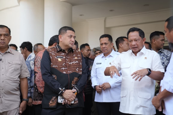 Munafri Arifuddin Ikuti Pengarahan Mendagri Bersama Gubernur dan Kepala Daerah se-Sulsel