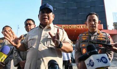 Empat Tewas Tak Bersalah, Prabowo Sebut Aksi Pembakaran DPRD Makassar Tindakan Makar