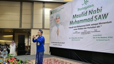 Aliyah Mustika Ilham Tegaskan Komitmen Hidupkan Tradisi Keagamaan dalam Maulid Akbar BKMT Makassar