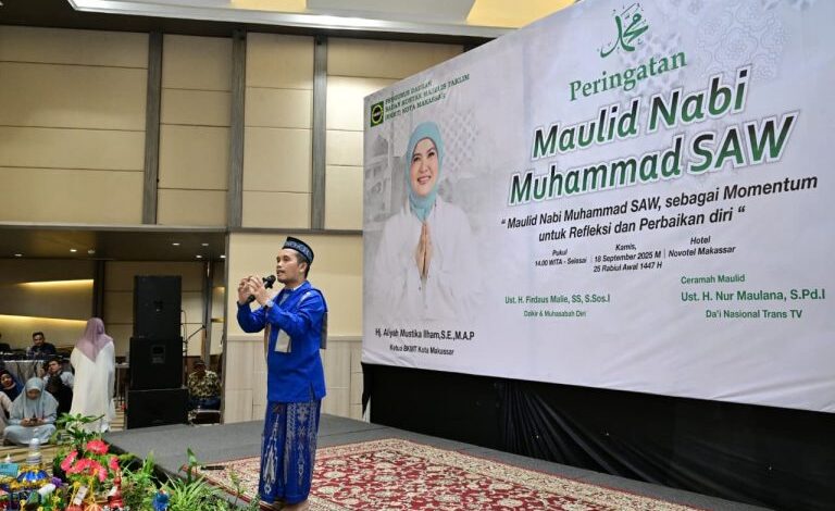 Aliyah Mustika Ilham Tegaskan Komitmen Hidupkan Tradisi Keagamaan dalam Maulid Akbar BKMT Makassar