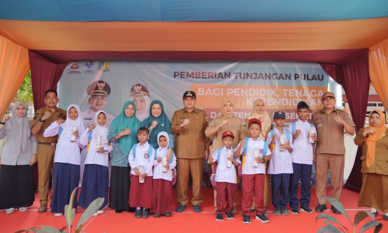 Wujud Kepedulian Pemkot Makassar: Seragam Baru, Semangat Baru Anak Pulau