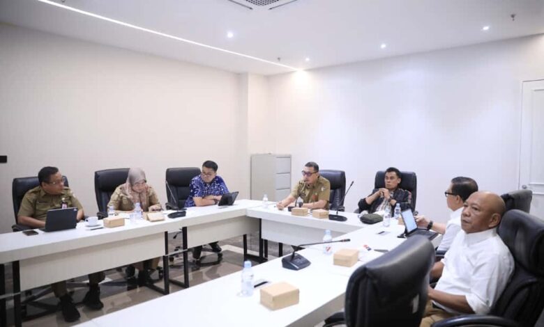 Sekda Zulkifly Pimpin Rapat Soal Stadion, Pemkot Siap Tender Dini
