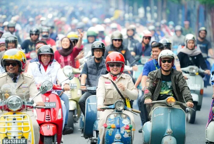 Hadiri Tudang Sipulung, Gubernur-Wagub Kompak Naik Vespa