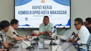 Bapenda Makassar Dorong Optimalisasi Pendapatan Daerah dalam Rapat Kerja Bersama Komisi B DPRD