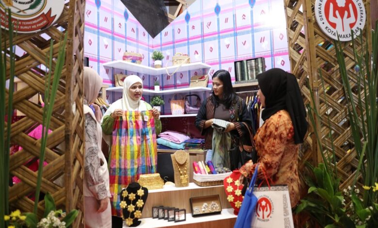Satu-Satunya dari Sulsel, Booth Dekranasda Makassar Pikat Pengunjung Inacraft