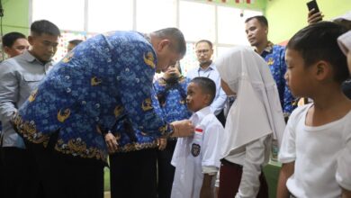 Seragam, Tas, hingga Tumbler Dibagikan Gratis: Pemkot Makassar Perkuat Layanan Pendidikan