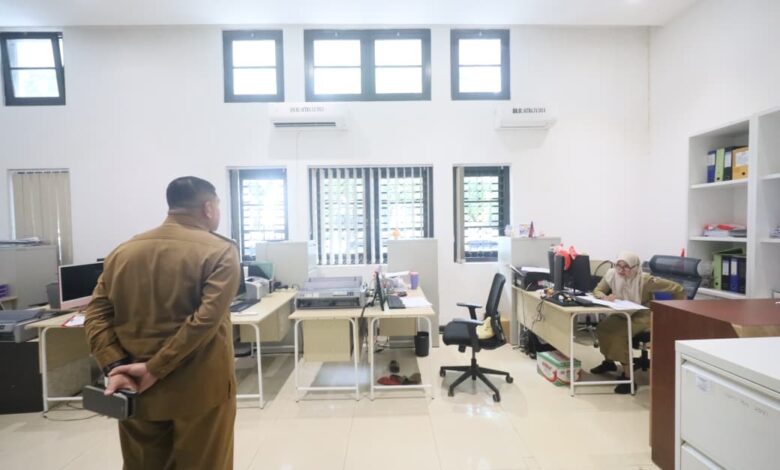 Munafri Sidak Pelayanan di Balai Kota, Temukan Ruangan Tanpa Pegawai