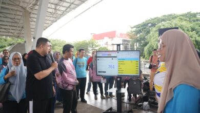Sentuh Hati Ribuan Lansia, Munafri & Ketua TP PKK Ajak Hidup Sehat dan Beri Hadiah Umrah