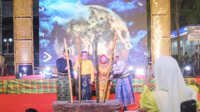Wali Kota Munafri Buka Parade Singara’ Bulang HUT Kota ke-418, Sukses Representasikan Harmoni Budaya Makassar