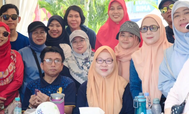 Keluarga Besar Distaru Makassar Ikut Meriahkan Jalan Sehat HUT Kota Makassar ke-418 dan HUT KORPRI ke-54