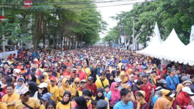 Puluhan Ribu Warga Makassar Rayakan HUT Kota Penuh Kegembiraan dengan Jalan Sehat