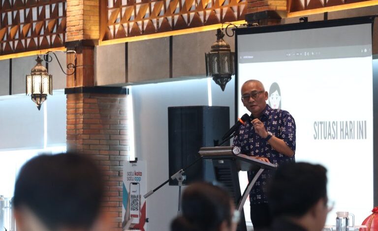 Diskominfo Makassar Undang Ndoro Kakung, Praktisi Media Sosial Bagikan Tips Kehumasan Era Digital