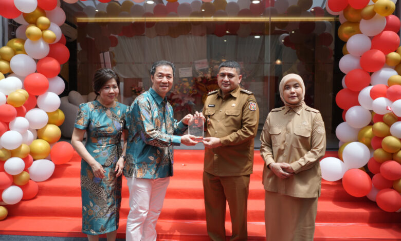 Munafri-Aliyah Resmikan Workshop Tempered Glass PT Sanno Abadi Cemerlang