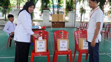Berikan Hak Suara, Aliyah Mustika Ilham Tegaskan Pentingnya Partisipasi Warga di Pemilihan RT