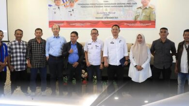 Sekretaris DPMPTSP Kota Makassar Jadi Pemateri dalam Sosialisasi Persetujuan Bangunan Gedung