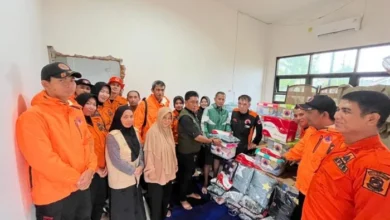 Cuaca Ekstrem Terjang Kota Daeng: 29 Titik Pohon Tumbang, BPBD Makassar Bantu Ratusan Warga Biringkanaya Mengungsi