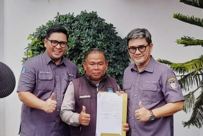 Perumda Parkir Makassar Raya Serahkan SK Kontrak 2026, Tegaskan Komitmen Peningkatan Layanan