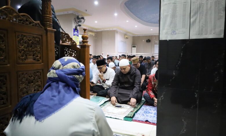 Subuh Bersama Warga di Masjid Darun Naim, Munafri Serukan Ramadan Bersih, Tertib, dan Khusyuk