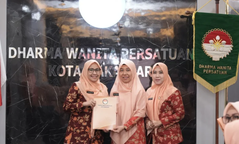 DWP Kota Makassar Serahkan SK PAW Ketua Unit Kerja Masa Bakti 2024–2029