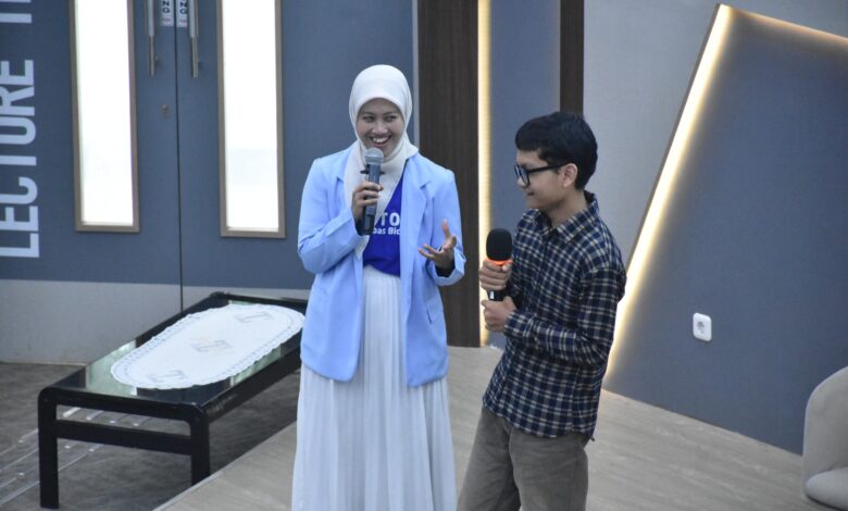 Tiga Formula Komunikasi dalam Public Speaking Diungkap pada Kegiatan CDC Unhas