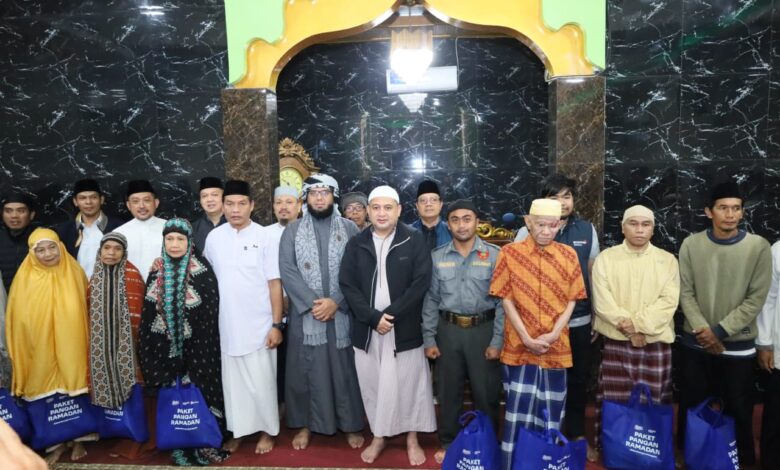 Salat Subuh di Mamajang, Wali Kota Makassar Ajak Warga Tak Lewatkan Berkah Ramadan
