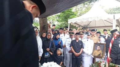 Pemkot Makassar Berduka, Almarhum Andi Muh Yasir Dilepas dengan Penuh Penghormatan ke Peristirahatan Terakhir