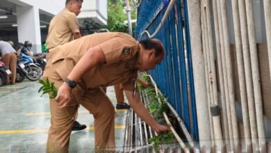 Dukung Gerakan Indonesia ASRI, DPMPTSP Kota Makassar Gelar Kerja Bakti di Gedung MGC