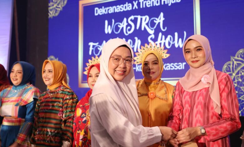 TP PKK Kecamatan Tampil Anggun Peragakan Wastra Bugis-Makassar di Ramadhan Trend Hijab 2026