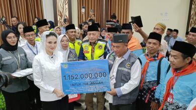 Sherly Tjoanda Tinjau JCH Maluku Utara di Makassar, Pastikan Layanan Optimal dan Salurkan Uang Saku Rp1,1 Miliar
