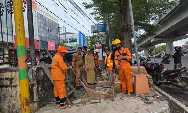 Respons Aduan Warga, Kecamatan Panakkukang Benahi Pedestrian dan Kebersihan di AP Pettarani