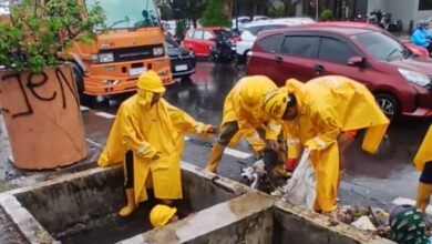 Hujan Deras Guyur Makassar, Pemkot Kerahkan Satgas Drainase Tangani Genangan