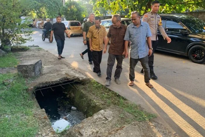 Kadir Halid Tinjau TPS3R Wajo, Dorong Budaya Kelola Sampah di Makassar
