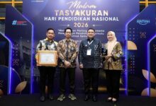 Pemkot Makassar Raih Penghargaan Nasional Wajib Belajar 13 Tahun di Hardiknas 2026