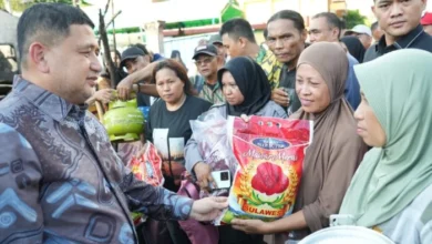 Munafri Serahkan Bantuan untuk Korban Kebakaran di Tamalate, Pastikan Kebutuhan Dasar Warga Terpenuhi