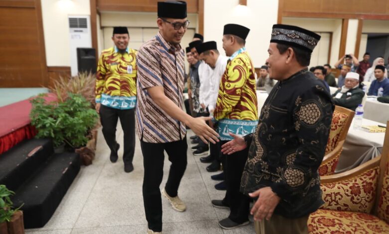 Tutup Pelatihan Muballigh, Sekda Makassar Tekankan Peran Strategis Imam Kelurahan Jaga Kerukunan