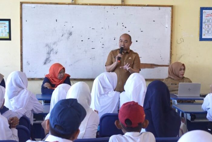 Diskominfo Makassar Perkuat Literasi Digital di Pulau Bonetambo, Sasar Pelajar Kepulauan