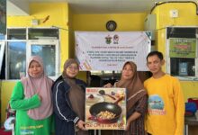 Unhas Dorong UMKM Perempuan Pulau Barrang Caddi Go Digital Lewat Program Sea-to-Table
