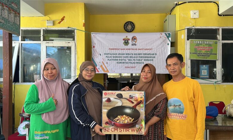 Unhas Dorong UMKM Perempuan Pulau Barrang Caddi Go Digital Lewat Program Sea-to-Table