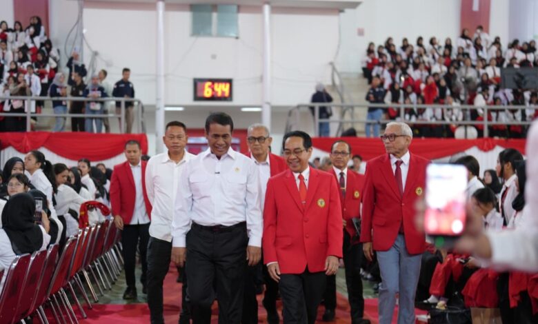 Menteri Pertanian RI Ajak Mahasiswa Baru Unhas Berinovasi untuk Kedaulatan Pangan