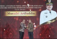 Munafri Sabet Dua Penghargaan Sekaligus di detiktimur Awards 2026, Ekonomi Kreatif dan Tata Kota