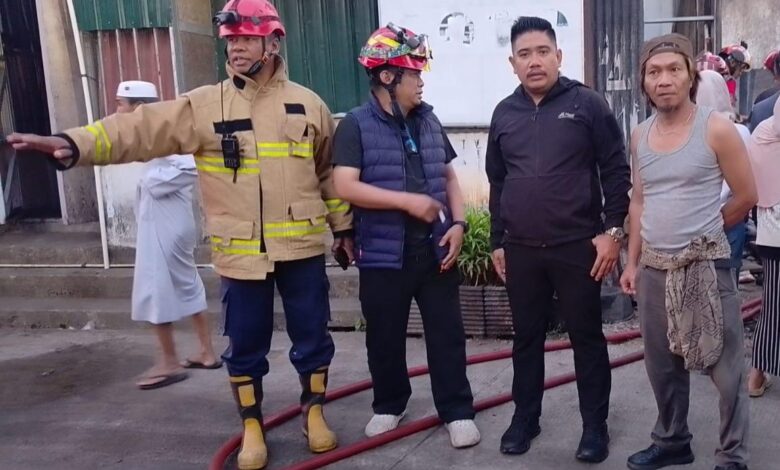 Kebakaran Dekat Unhas, Satpam Kampus Buka Akses dan Bantu Pemadaman