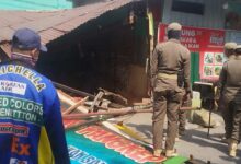 20 Tahun Berdiri di Fasum, 10 Lapak di Gunung Lompo Battang Akhirnya Ditertibkan