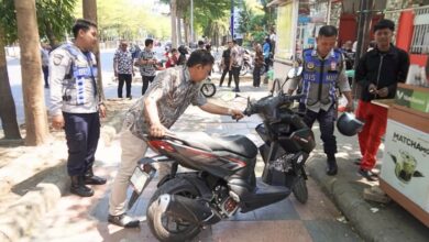 Parkir di Atas Trotoar Ditertibkan, Kecamatan Ujung Pandang Jaga Keselamatan Siswa