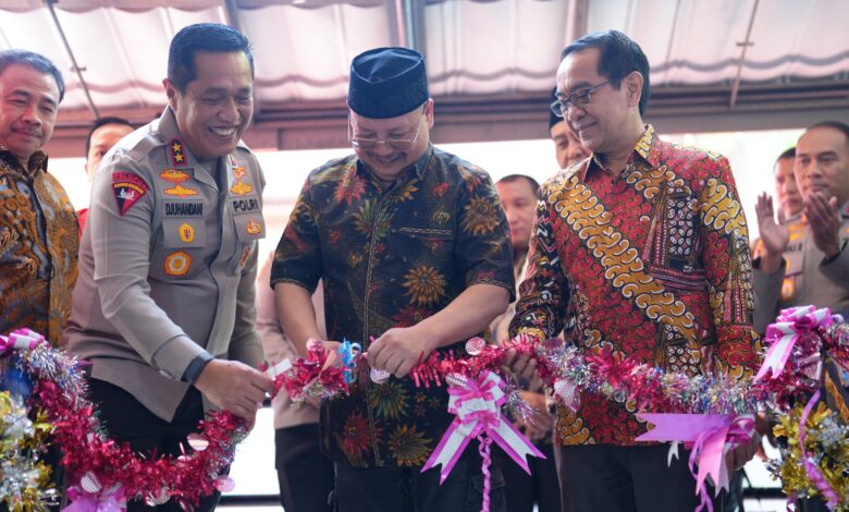Pusat Studi Kepolisian Unhas Resmi Diluncurkan, Rektor Soroti Pengeboman Ikan