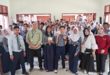 OJK Edukasi Pelajar, UMKM, dan Perempuan di Pasangkayu soal Literasi Keuangan