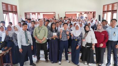 OJK Edukasi Pelajar, UMKM, dan Perempuan di Pasangkayu soal Literasi Keuangan