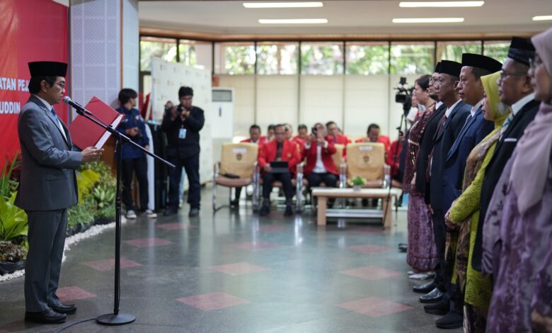 Lantik 110 Pejabat Baru, Rektor Unhas Dorong Kinerja Terukur dan Kolaborasi