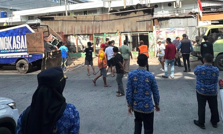 10 Lapak PK5 di Jalan Gunung Lompo Battang Ditertibkan, Pedagang Pilih Pindah Lokasi