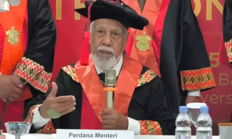 Perdana Menteri Timor Leste Xanana Gusmao mendapatkan gelar doktor honoris causa (HC) dari Universitas Hasanuddin (Unhas) Makassar, Sabtu, 5 September 2026